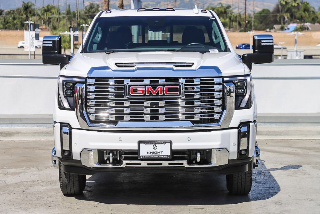 Used 2024 GMC Sierra 3500 Denali w/ Denali Reserve Package image 3