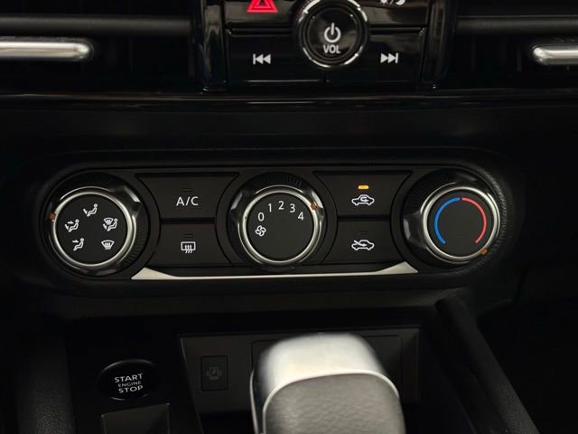 Used 2025 Nissan Kicks SV image 23