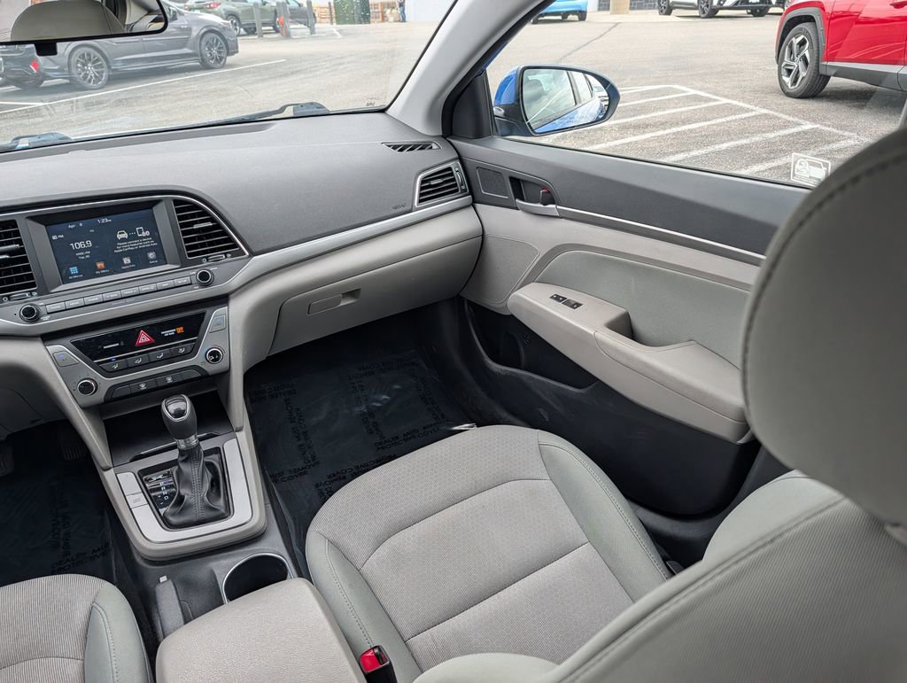 Used 2017 Hyundai Elantra SE image 11