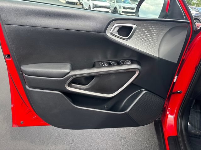 Used 2023 Kia Soul LX FWD image 13