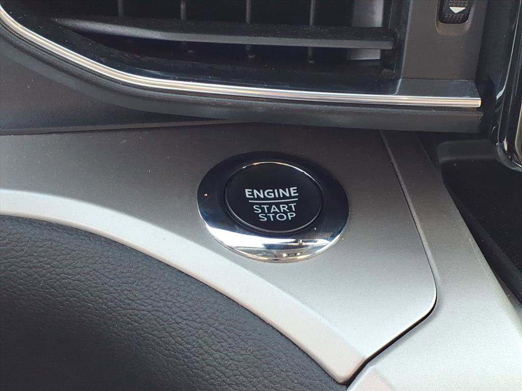 Used 2022 Ford Explorer XLT w/ Equipment Group 202A image 17