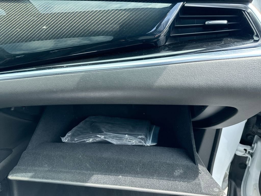 Used 2023 Cadillac XT6 Sport w/ Technology Package image 36