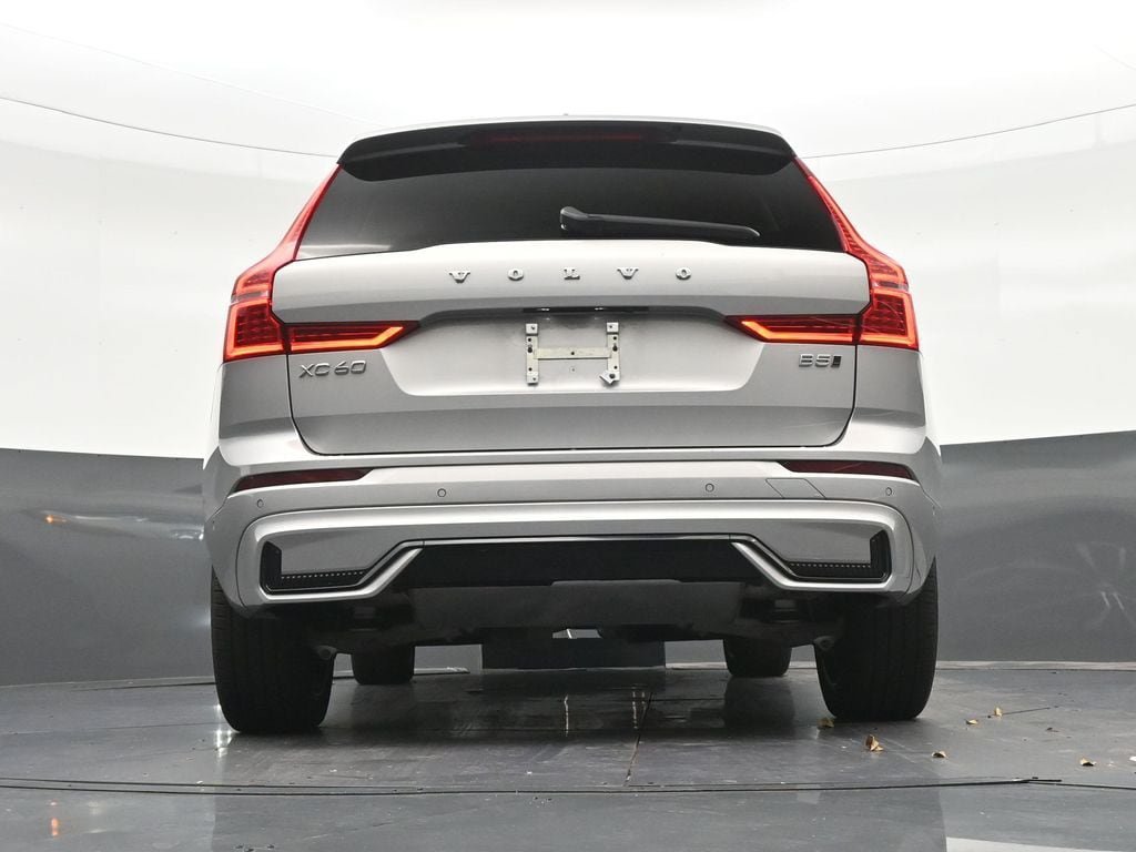 Certified 2024 Volvo XC60 B5 Plus w/ Climate Package AWD/4WD image 26