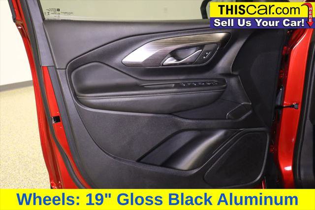 Used 2024 GMC Terrain SLE w/ Elevation Edition image 25