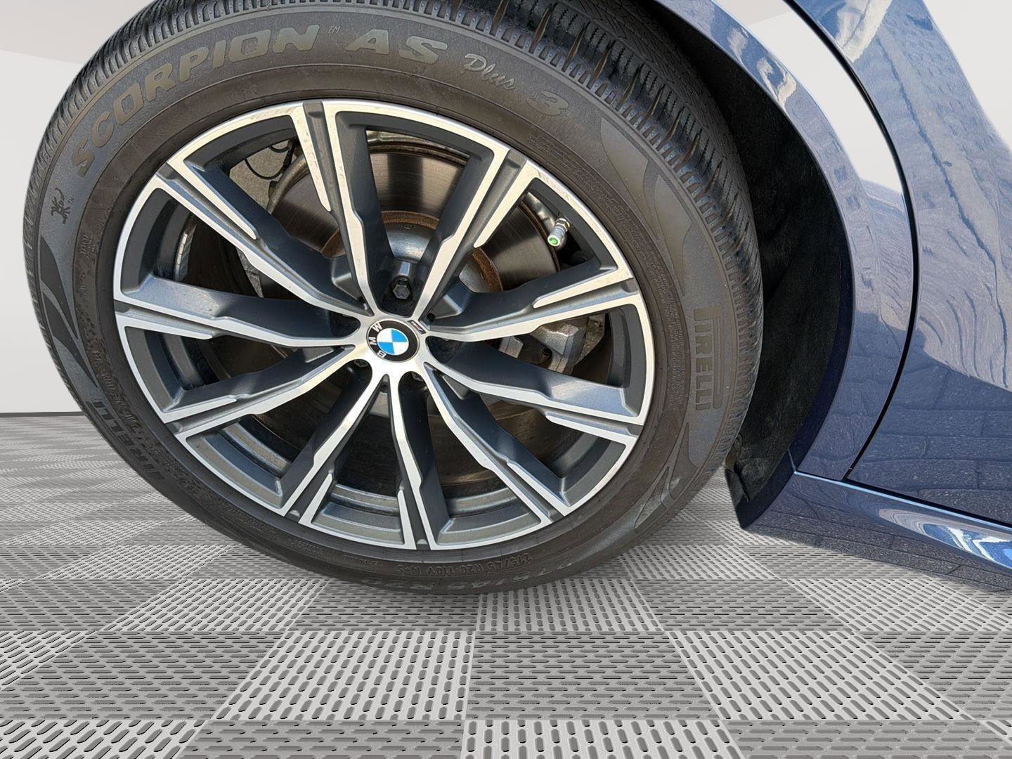 Used 2019 BMW X5 xDrive50i w/ M Sport Package image 24