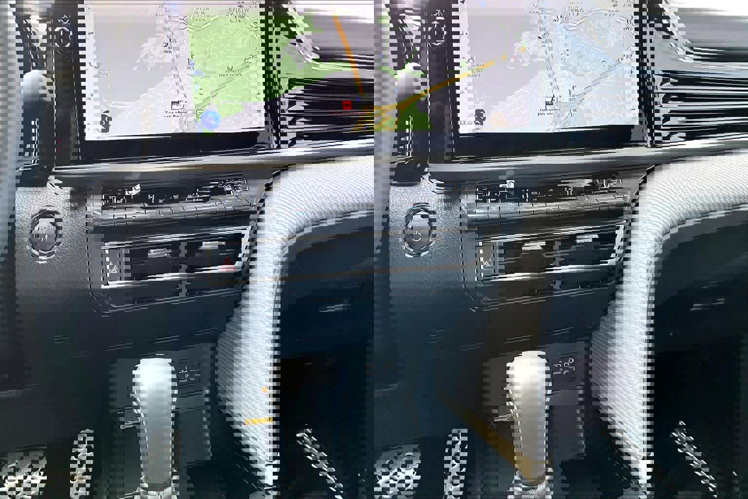 Used 2025 Toyota Camry SE image 34