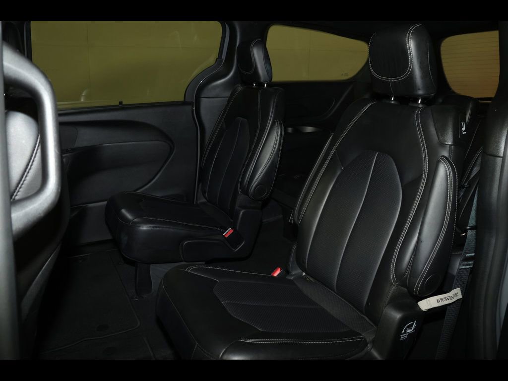 Used 2025 Chrysler Pacifica Select FWD image 28