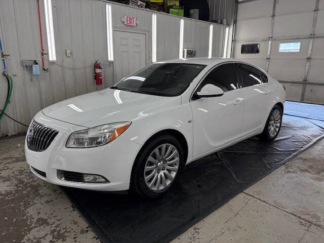 Used 2011 Buick Regal CXL image 2