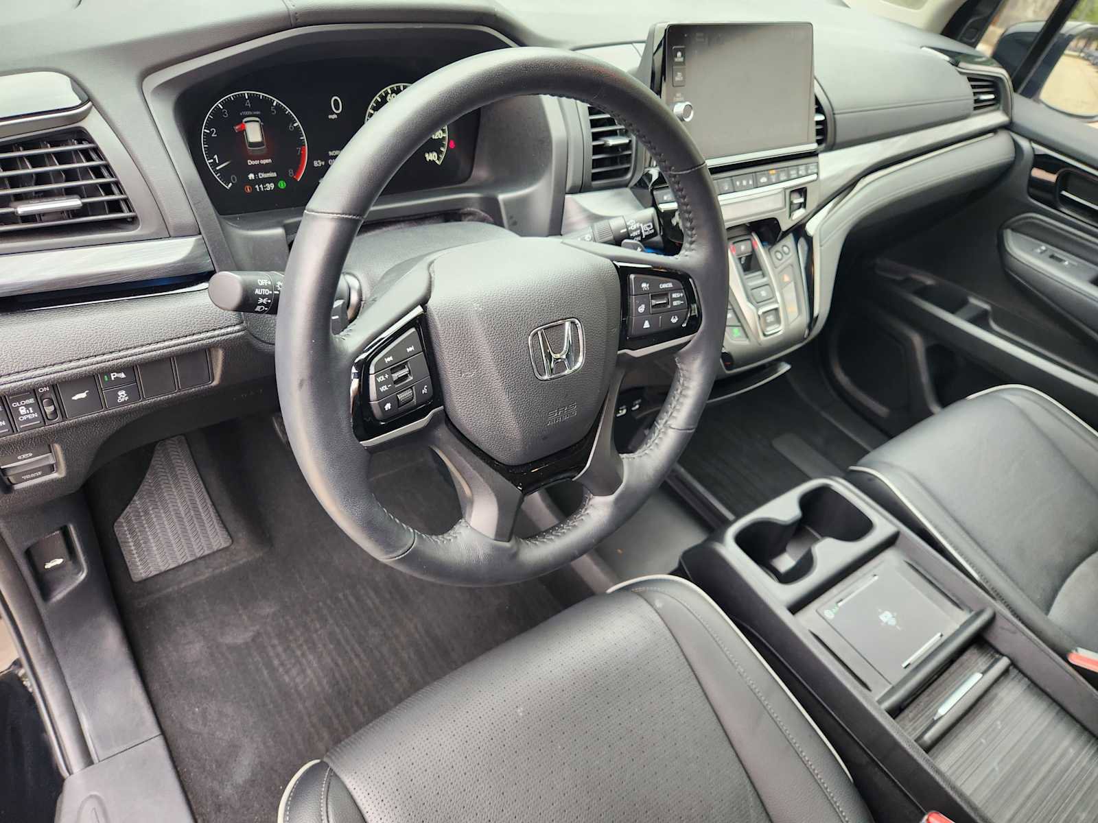 Used 2025 Honda Odyssey Elite image 2