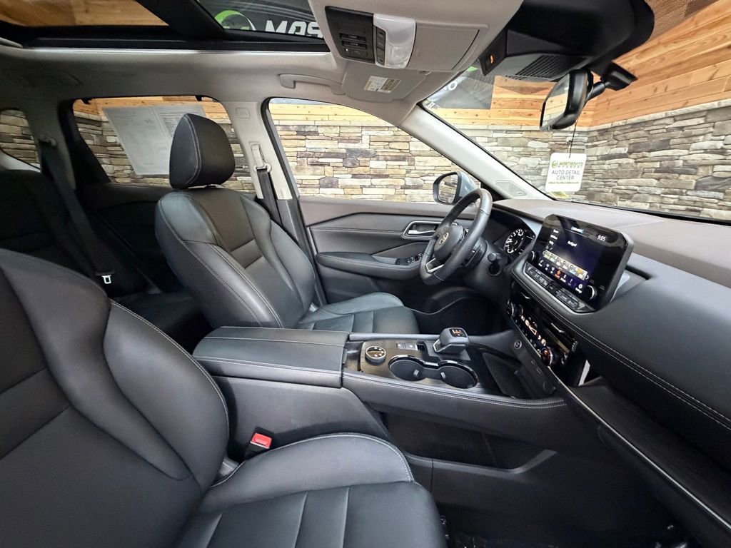 Used 2021 Nissan Rogue SL w/ Premium Package image 14