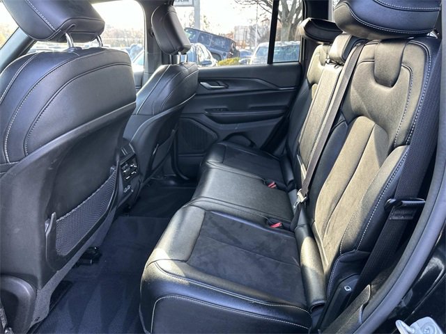 Certified 2024 Jeep Grand Cherokee Altitude image 11