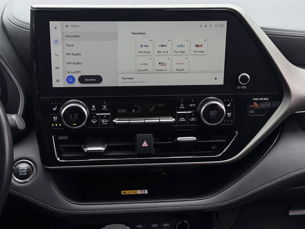 Used 2023 Toyota Highlander Limited image 17