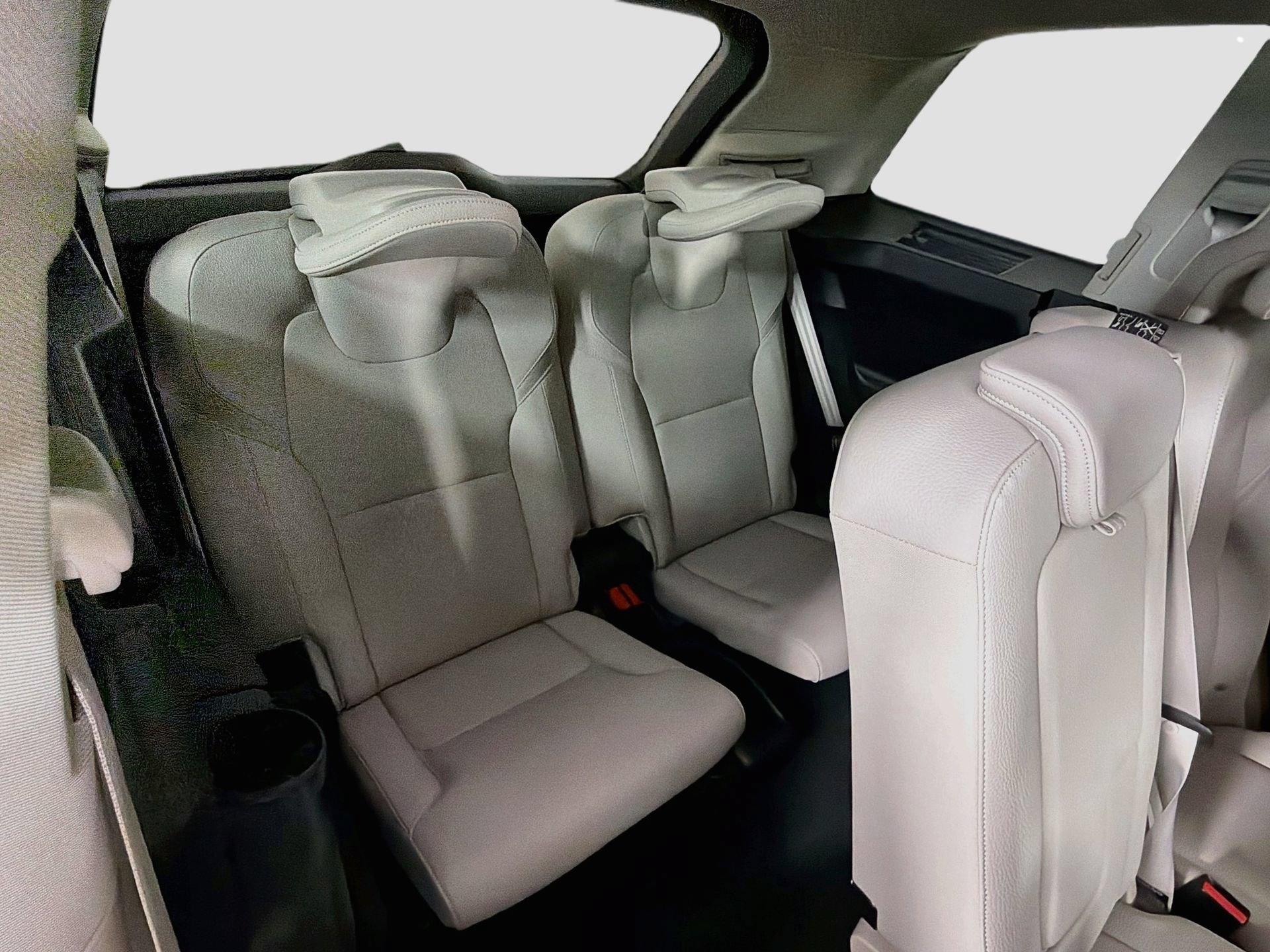 Certified 2024 Volvo XC90 T8 Plus w/ Protection Package Premier AWD/4WD image 29