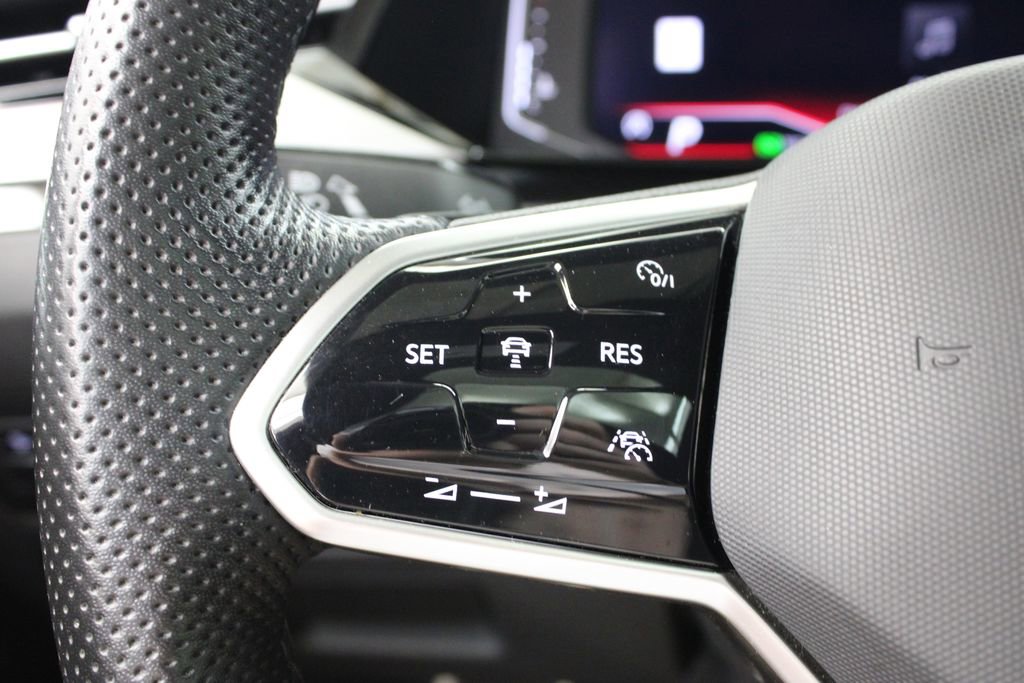 Certified 2023 Volkswagen Arteon SEL image 26