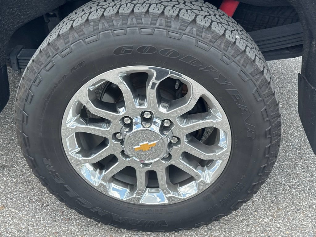 Used 2024 Chevrolet Silverado 2500 LTZ w/ LTZ Convenience Package AWD/4WD image 10