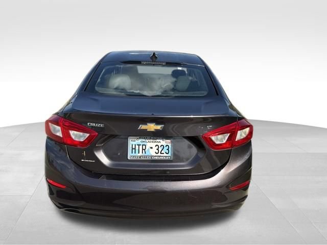 Used 2017 Chevrolet Cruze LT FWD image 4