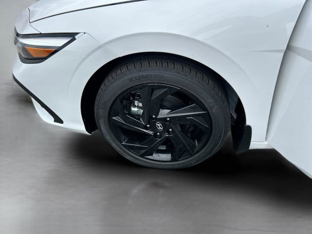 New 2026 Hyundai Elantra Sport FWD image 34