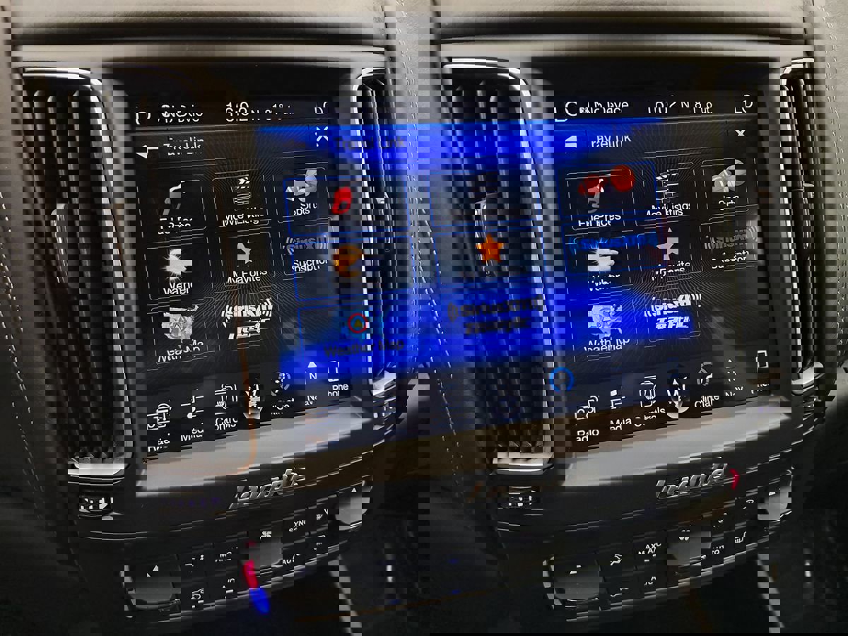 Used 2017 Maserati Levante w/ Sport Package image 21