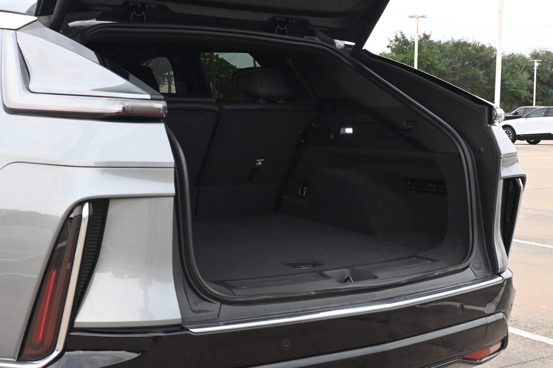 Used 2025 Cadillac Lyriq Luxury RWD image 22