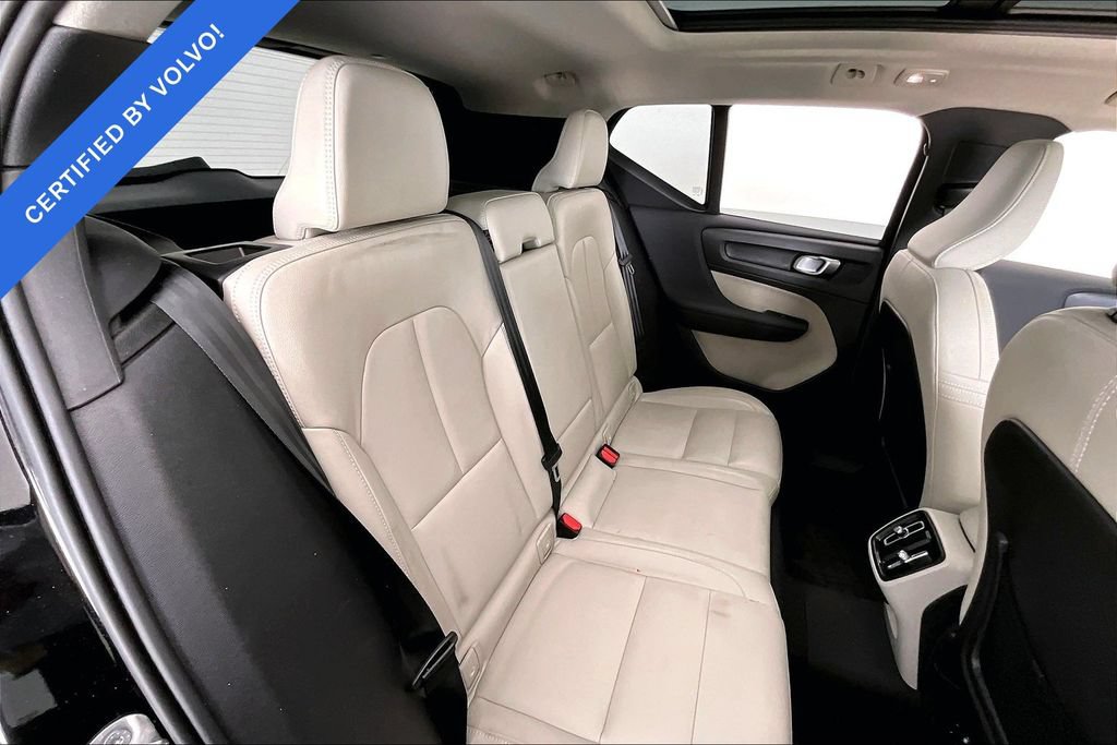 Certified 2024 Volvo XC40 B5 Plus w/ Protection Package Premier AWD/4WD image 32