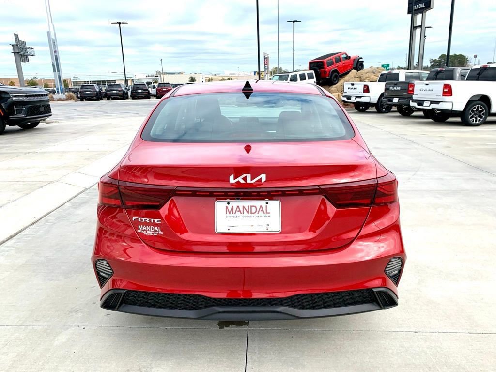 Used 2024 Kia Forte LXS w/ LXS Technology Package image 7