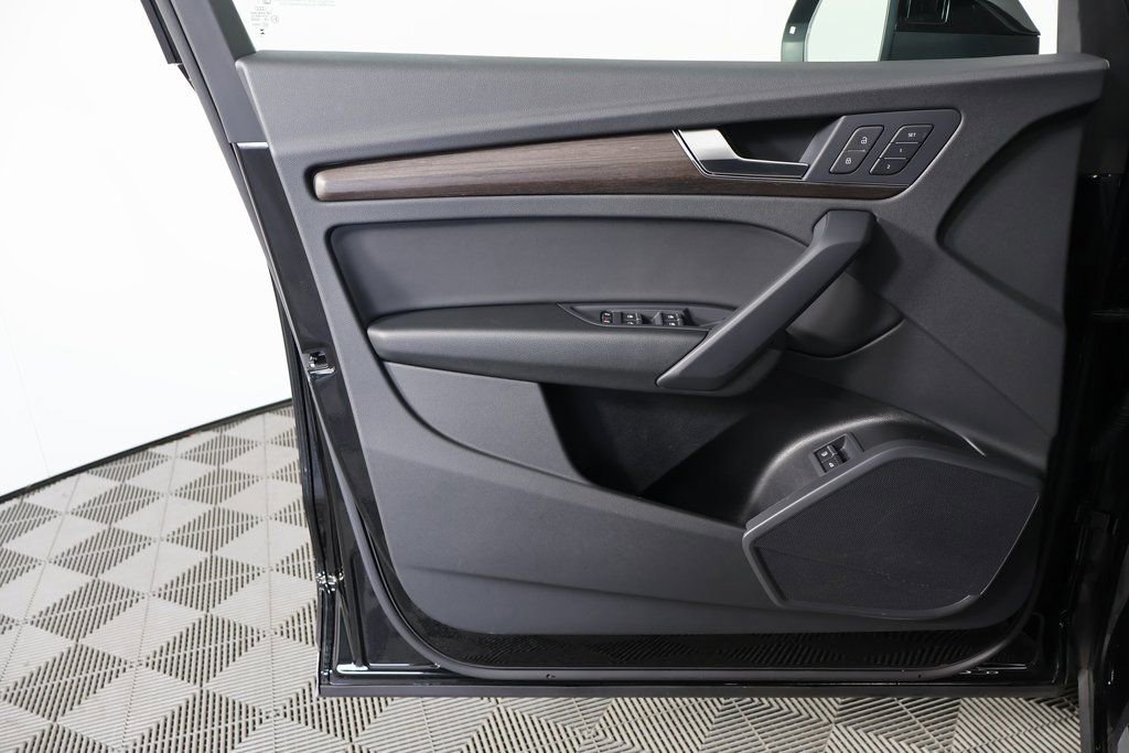 Used 2024 Audi Q5 e Premium image 12