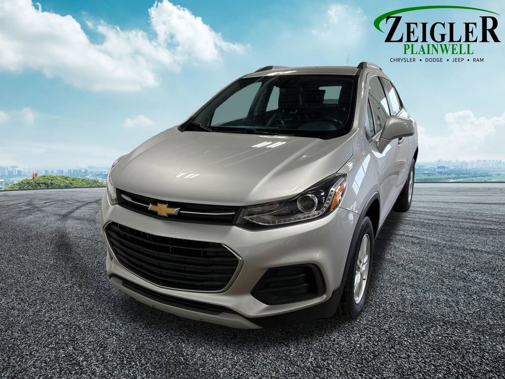 Used 2020 Chevrolet Trax LT w/ LT Convenience Package image 18