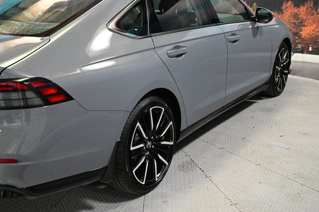 Used 2025 Honda Accord Touring image 9