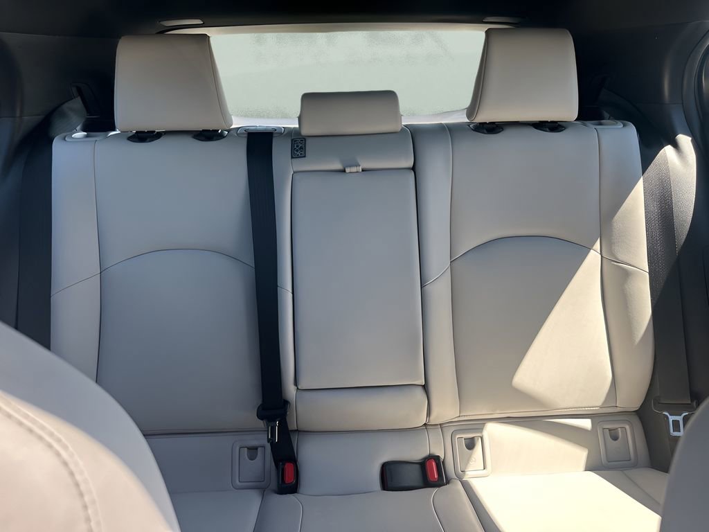 Used 2019 Lexus UX 200 w/ Premium Package image 12