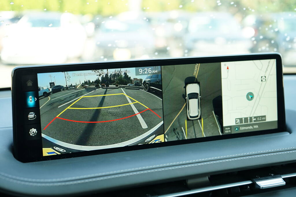 Used 2025 Genesis GV70 3.5T Sport w/ Sport Prestige Package image 26