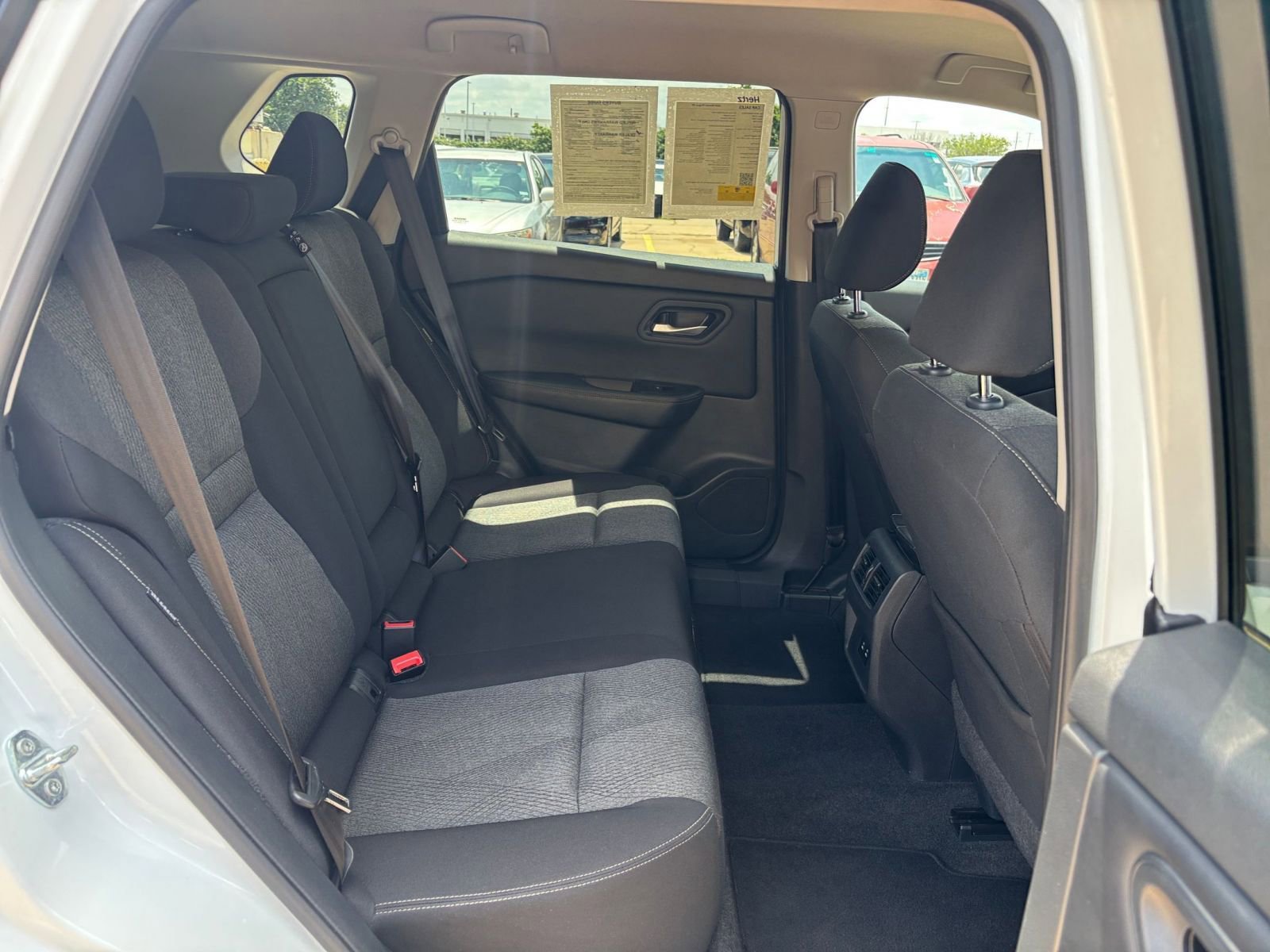 Used 2025 Nissan Rogue SV AWD/4WD image 28