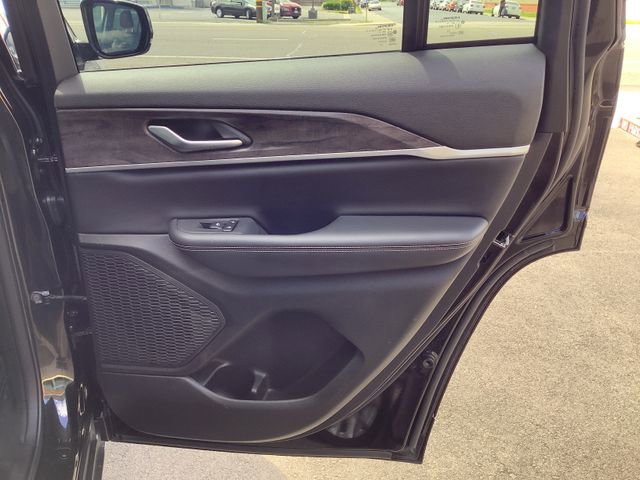 Used 2024 Jeep Grand Cherokee Limited RWD image 35