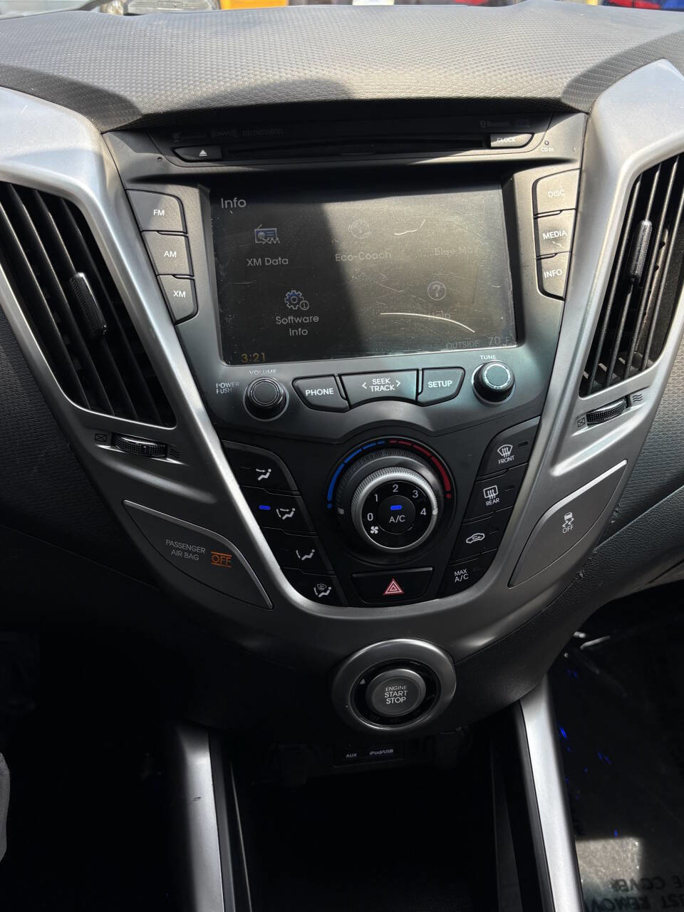 Used 2013 Hyundai Veloster RE:MIX Edition FWD image 23