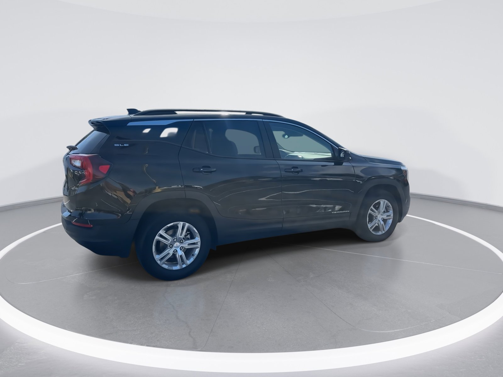 Certified 2024 GMC Terrain SLE w/ Driver Convenience Package image 9