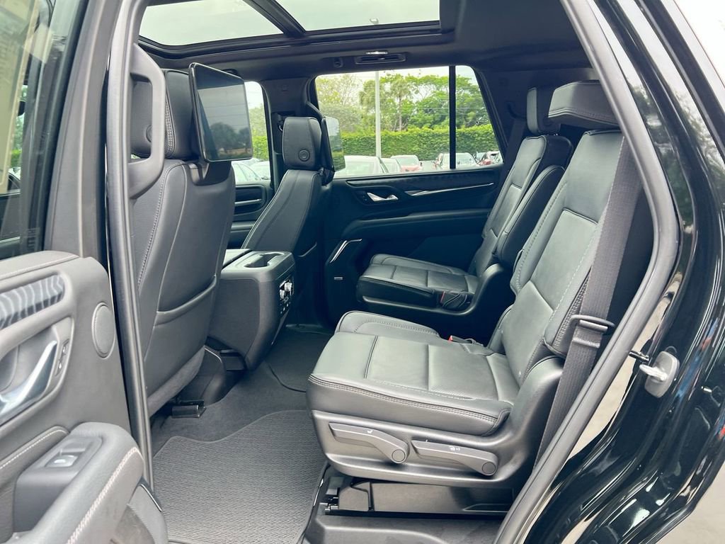 Used 2024 GMC Yukon Denali w/ Advanced Technology Package AWD/4WD image 19
