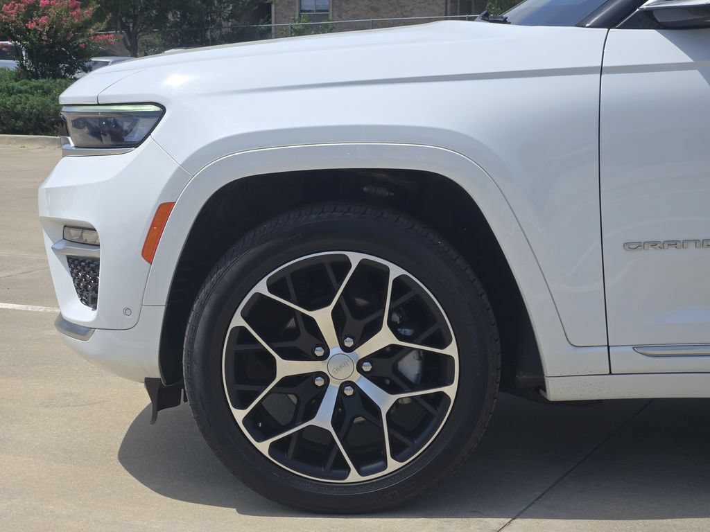 Used 2024 Jeep Grand Cherokee Summit AWD/4WD image 8