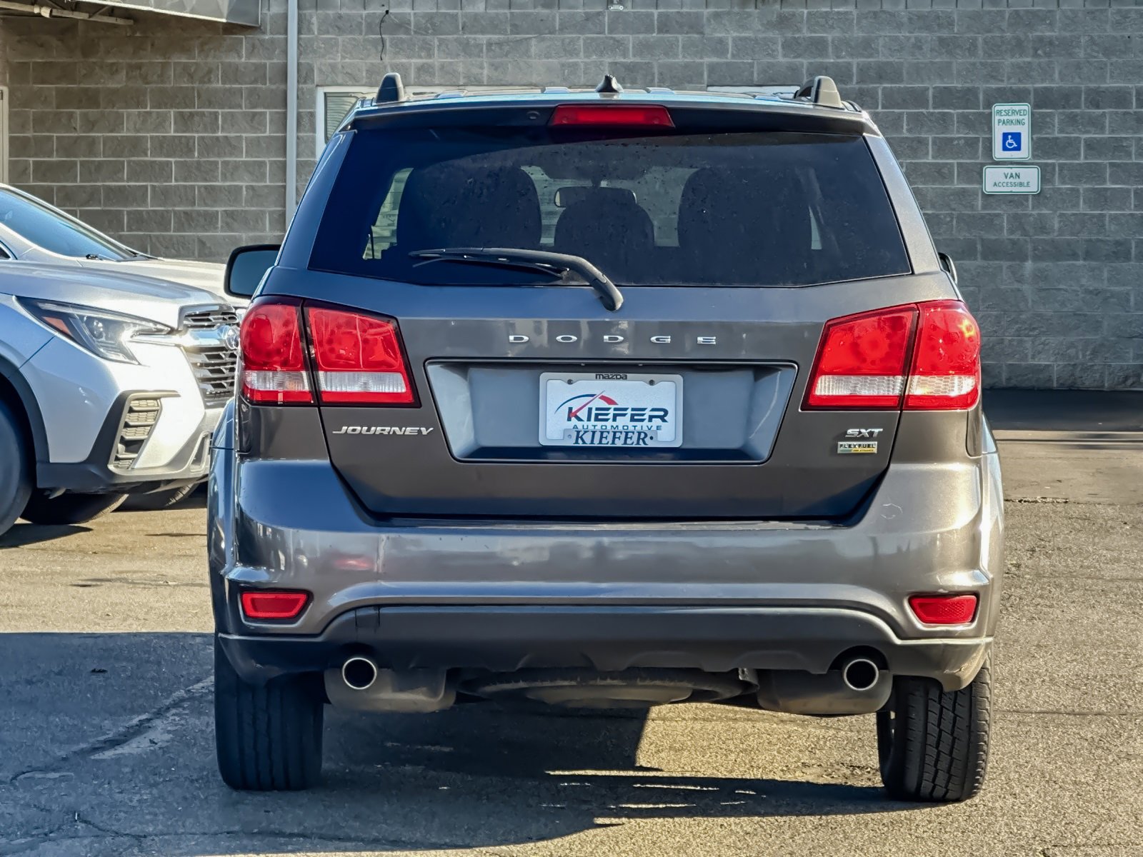 Used 2017 Dodge Journey SXT w/ Comfort/Convenience Group image 5