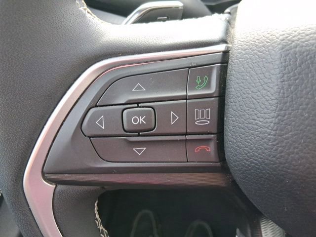 Used 2025 Jeep Grand Cherokee Altitude AWD/4WD image 18