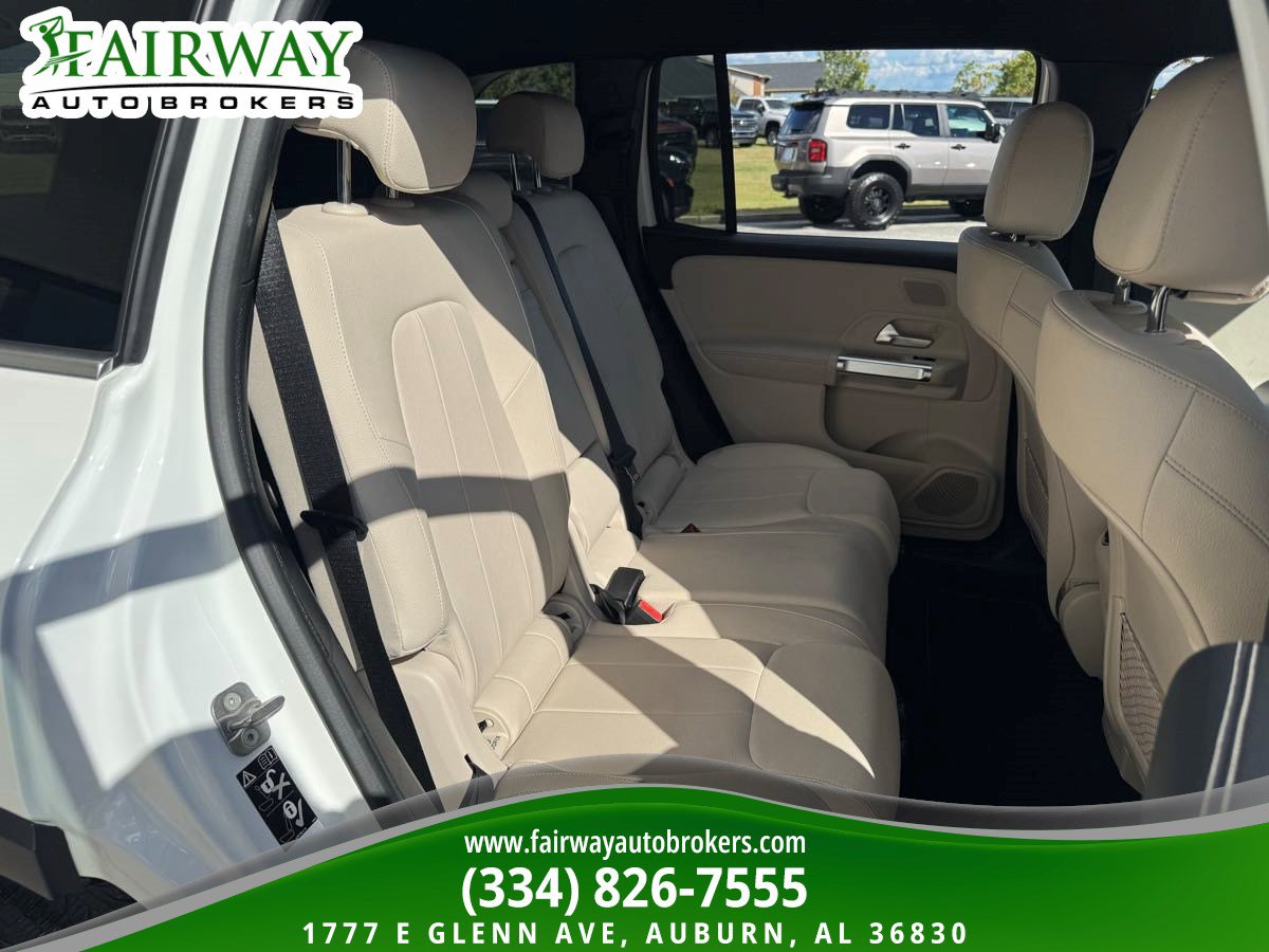 Used 2025 Mercedes-Benz GLB 250 w/ Exclusive Package image 13