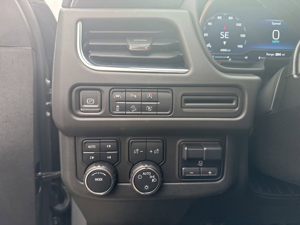 Used 2024 Chevrolet Tahoe Z71 w/ Luxury Package image 15