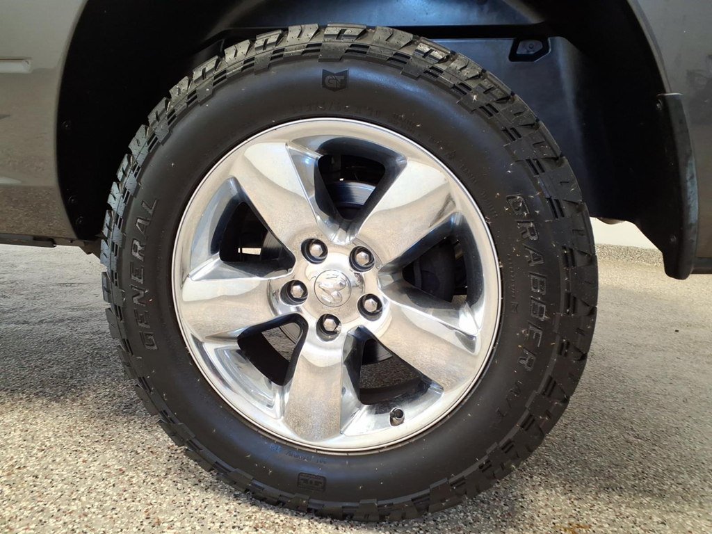 Used 2018 RAM 1500 Express AWD/4WD image 7