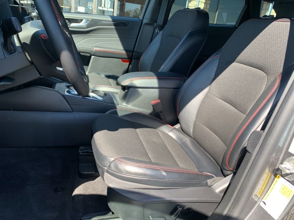 Used 2025 Ford Escape ST-Line AWD/4WD image 10