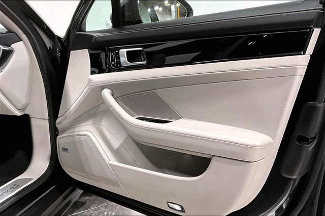 Used 2020 Porsche Panamera 4S image 18