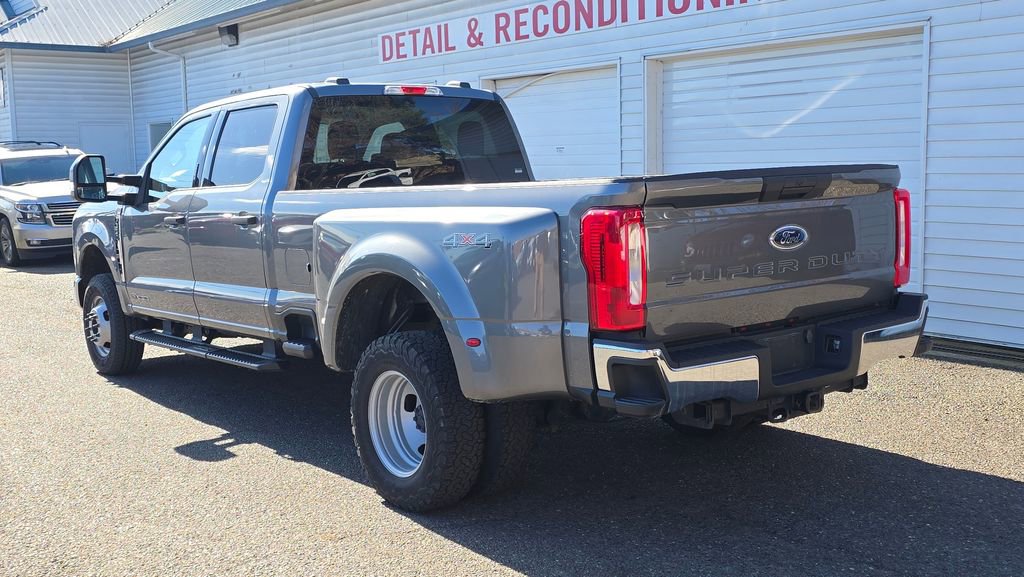 Used 2024 Ford F350 XLT image 5