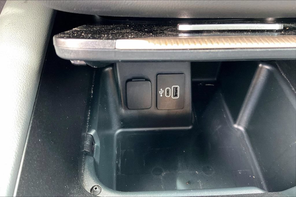 Certified 2025 Ford Explorer Active AWD/4WD image 33