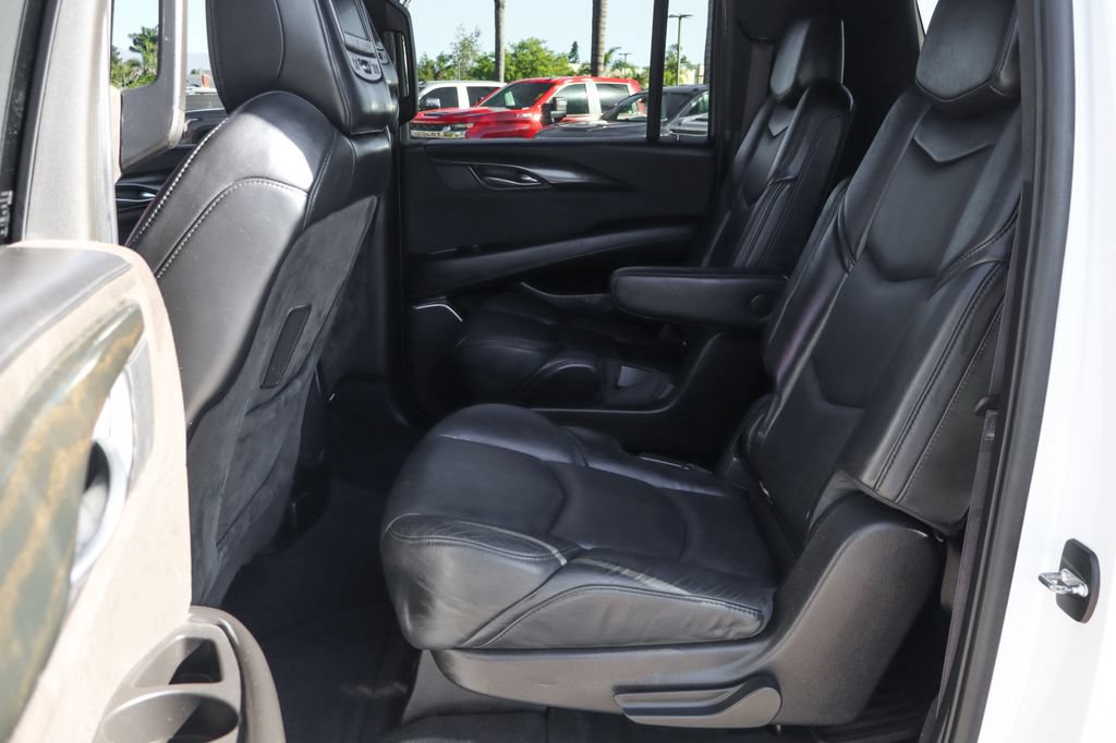 Used 2017 Cadillac Escalade ESV Platinum AWD/4WD image 40