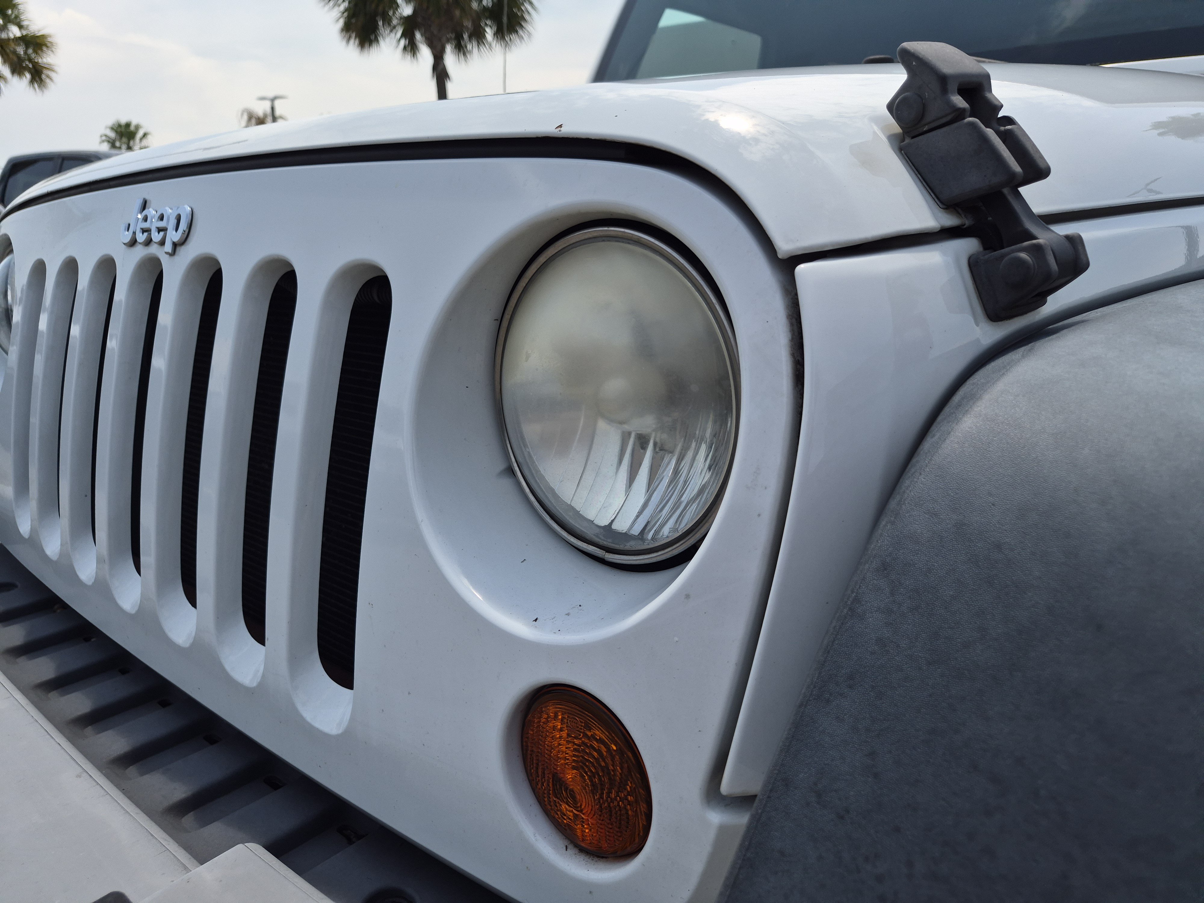 Used 2013 Jeep Wrangler Sport w/ Connectivity Group AWD/4WD image 10