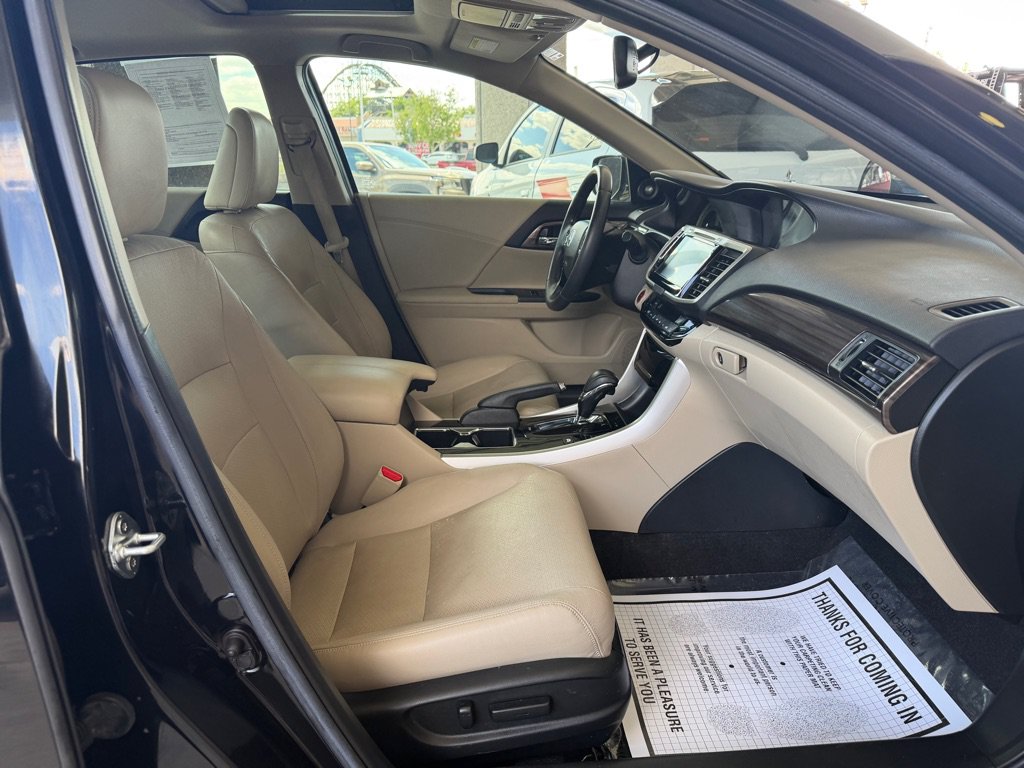 Used 2017 Honda Accord EX-L image 39