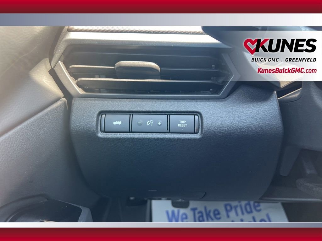 Used 2024 Nissan Altima 2.5 SR FWD image 17