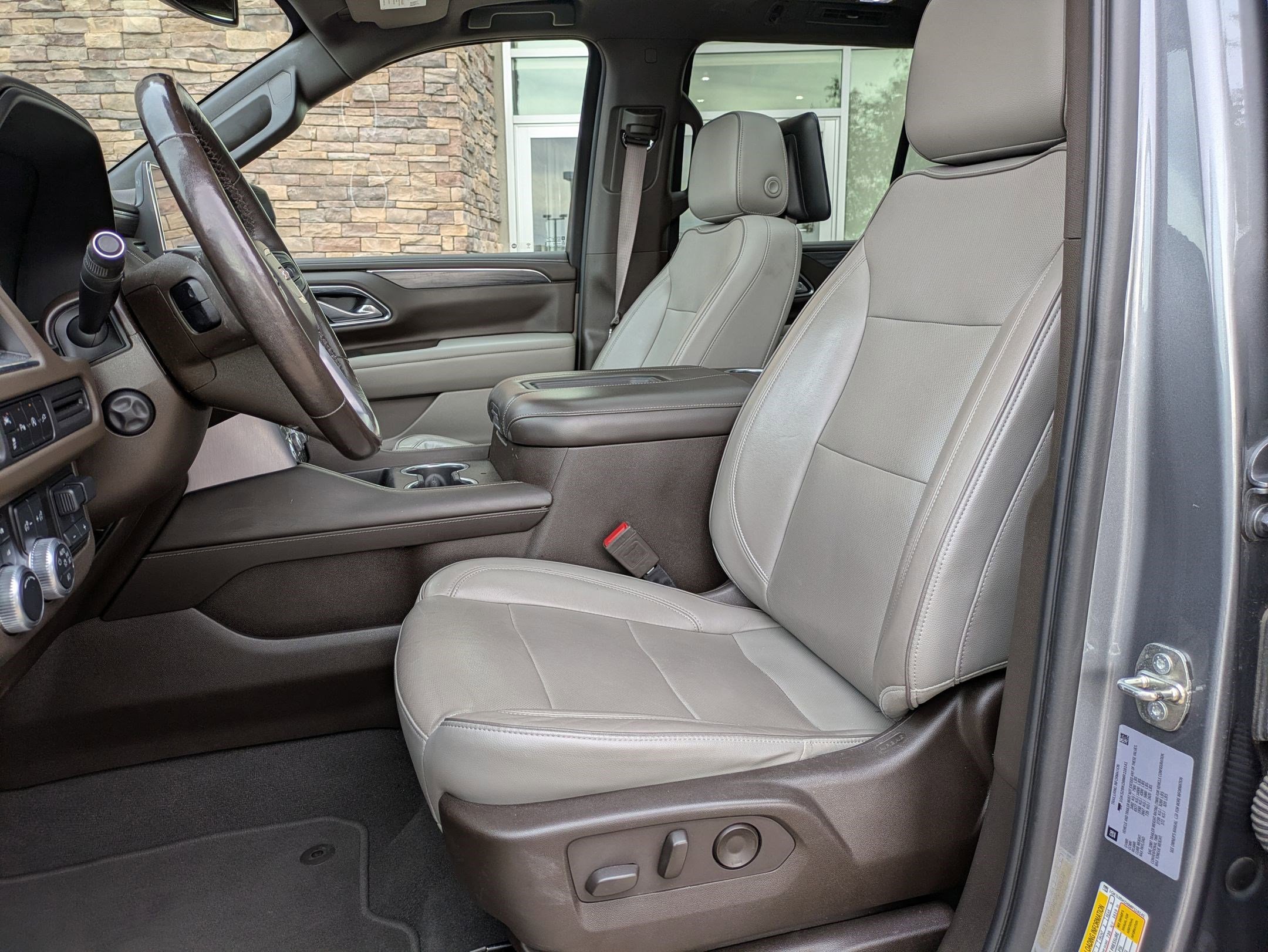Used 2021 GMC Yukon SLT w/ SLT Luxury Plus Package AWD/4WD image 25
